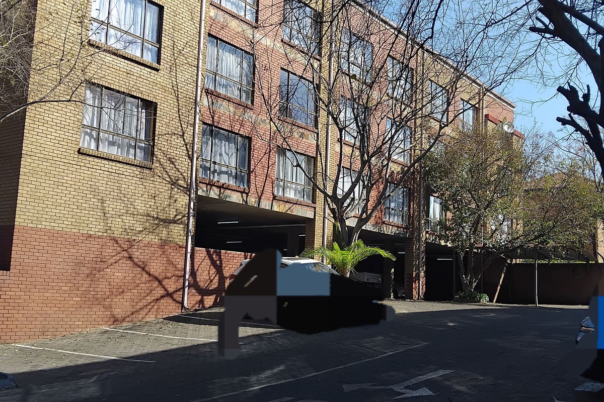 FLAT FOR SALE IN PLATINUM VIEW - Photo 2