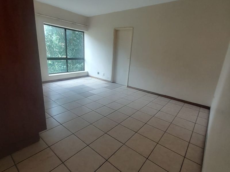 FLAT FOR SALE IN PLATINUM VIEW - Photo 4