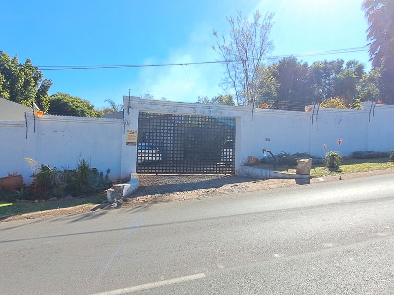 Cozy 1 Bedroom Cottage available Immediately In Roodekrans - Photo 2