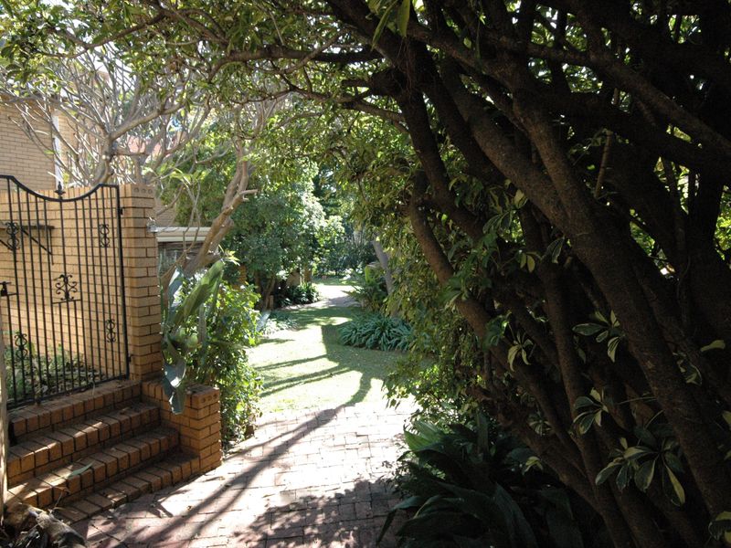 Stunning 3-bedroom duplex for sale in Faerie Glen, Pretoria—perfect blend of comfort and style! - Photo 8