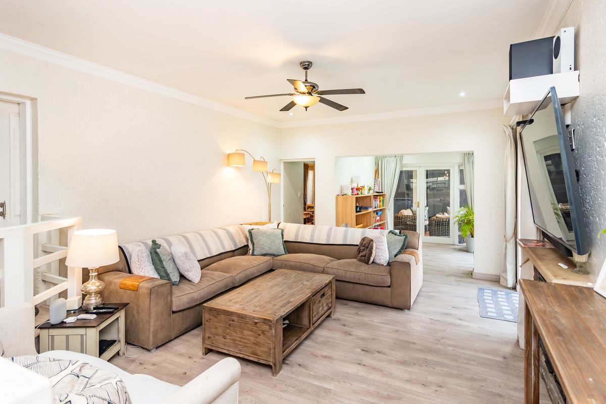 Four-bedroom, three-bathroom family cluster in Santa Monica that truly ticks all the boxes. - Photo 2