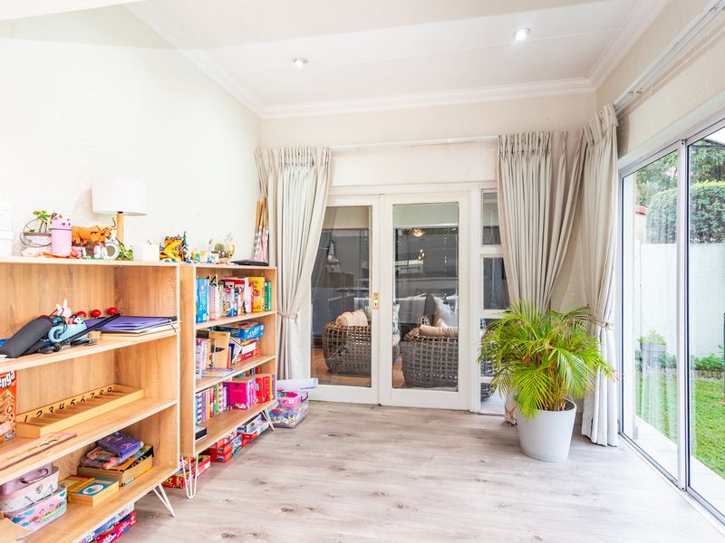 Four-bedroom, three-bathroom family cluster in Santa Monica that truly ticks all the boxes. - Photo 8