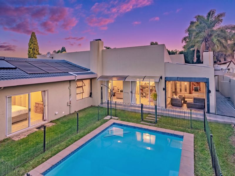 Four-bedroom, three-bathroom family cluster in Santa Monica that truly ticks all the boxes. - Photo 1
