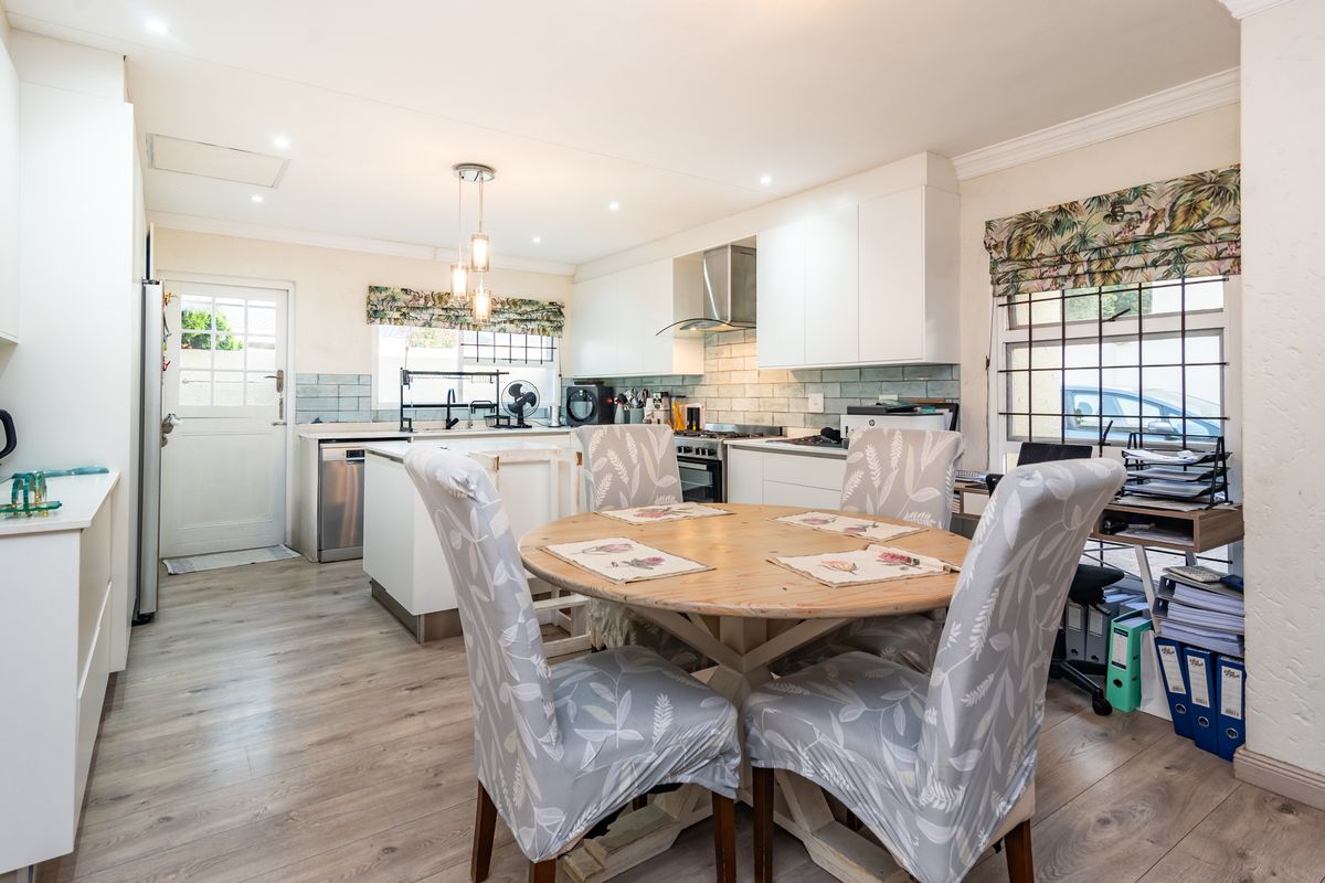 Four-bedroom, three-bathroom family cluster in Santa Monica that truly ticks all the boxes. - Photo 3