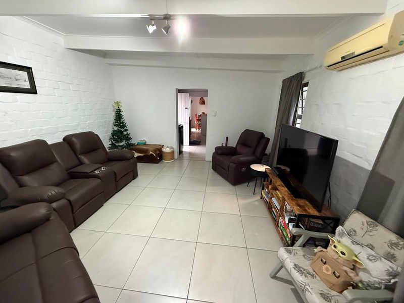 Cozy 2-Bedroom Home to Let in Meirings Street, Worcester - Photo 2