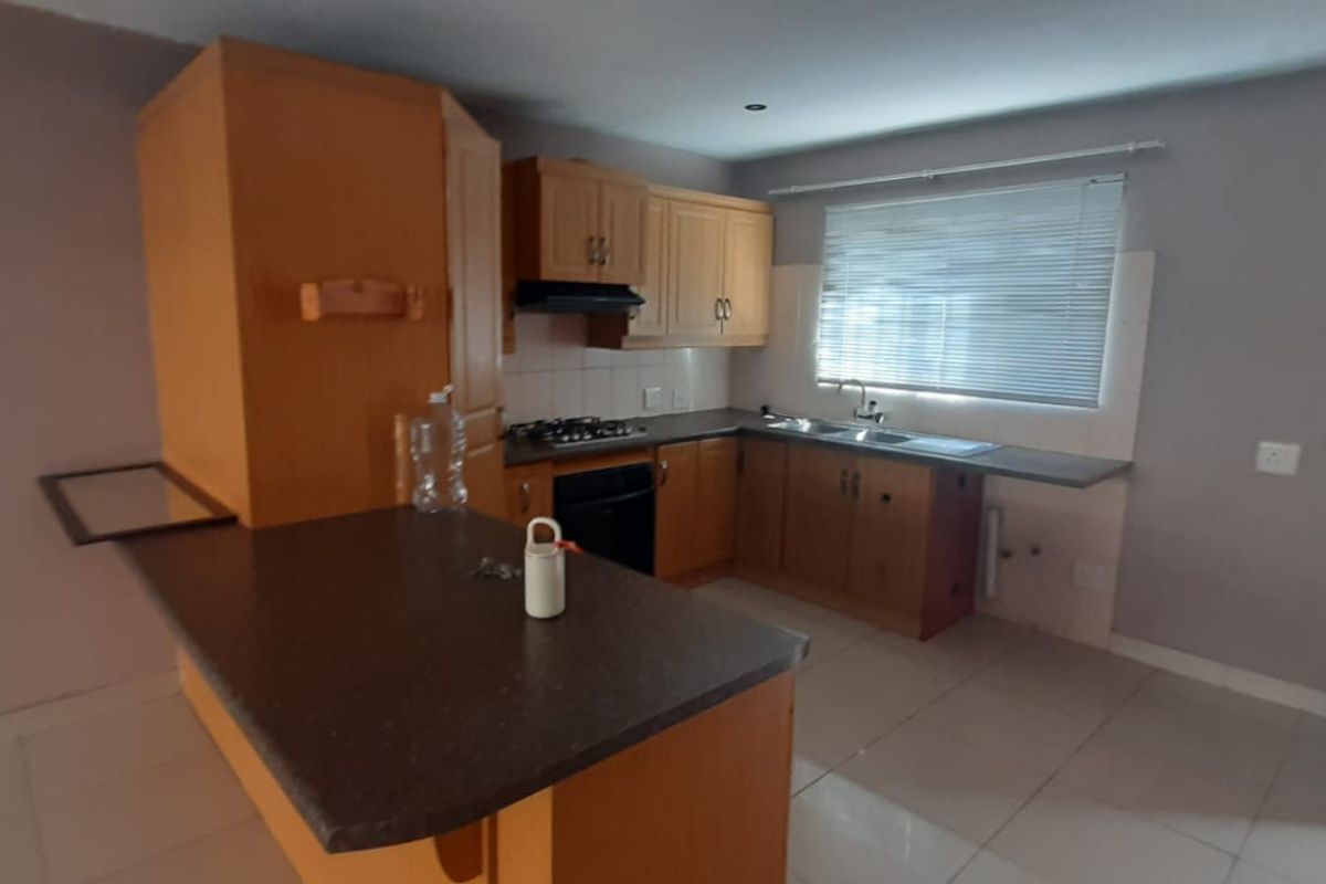 Spacious 2 Bedroom Duplex To Rent in Gezina only R7,900 per Month - Photo 5