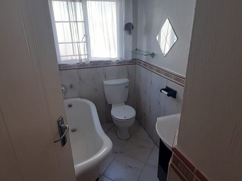Spacious 2 Bedroom Duplex To Rent in Gezina only R7,900 per Month - Photo 9