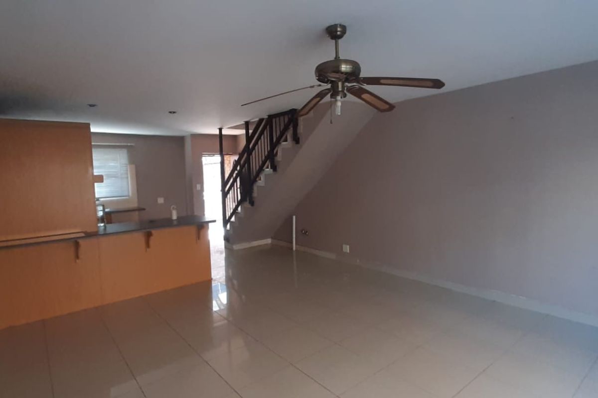 Spacious 2 Bedroom Duplex To Rent in Gezina only R7,900 per Month - Photo 2