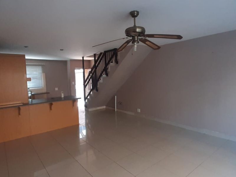 Spacious 2 Bedroom Duplex To Rent in Gezina only R7,900 per Month - Photo 2