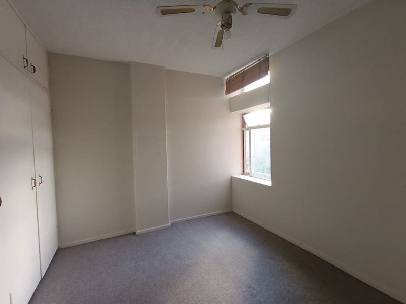 Spacious 2 Bedroom Apartment To Rent in Wonderboom South - Photo 9