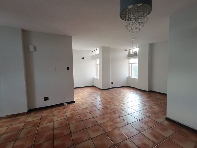 Spacious 2 Bedroom Apartment To Rent in Wonderboom South - Photo 7