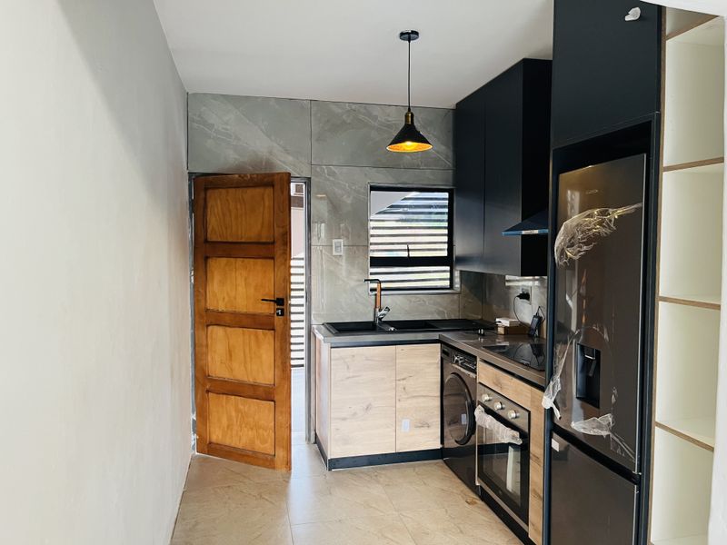 Compact and modern 2 bedroom apartment! - Photo 3