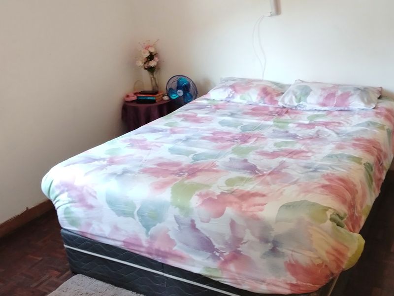 Spacious Family Home with Granny Cottage - Photo 4