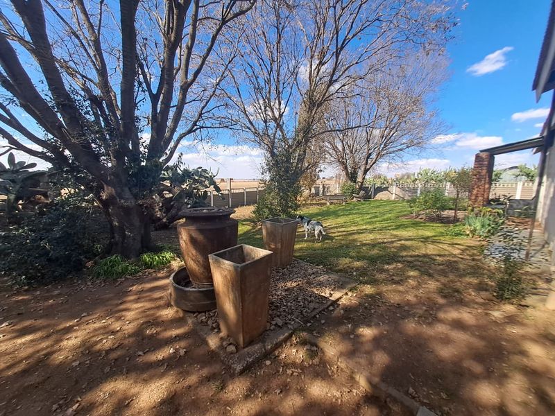 Exceptional Farming Opportunity with Breathtaking Suikerbos, River and Mountain Views - Photo 4