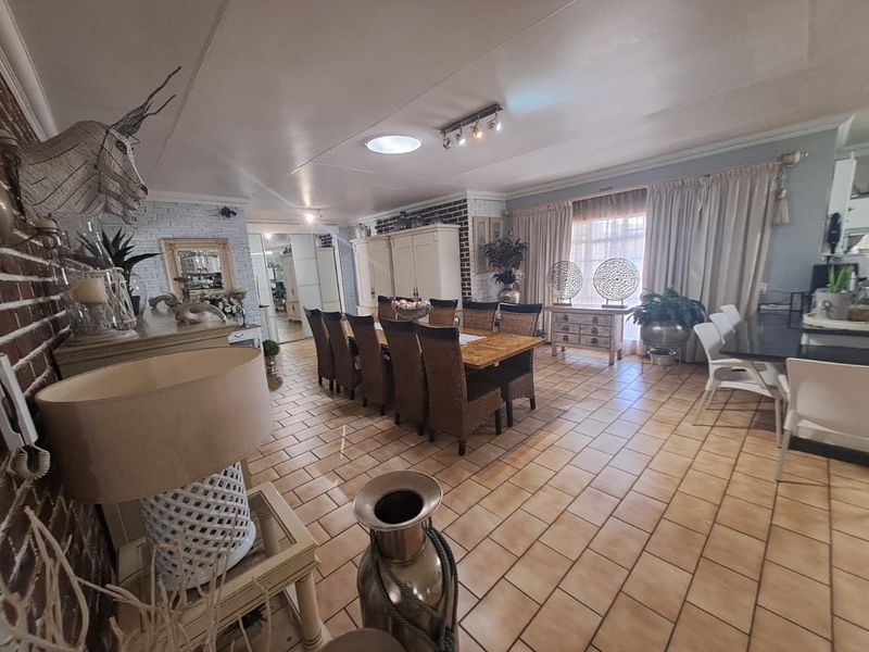 Exceptional Farming Opportunity with Breathtaking Suikerbos, River and Mountain Views - Photo 10