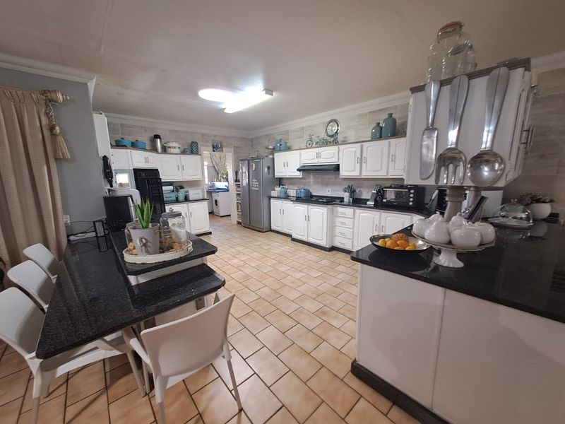 Exceptional Farming Opportunity with Breathtaking Suikerbos, River and Mountain Views - Photo 6