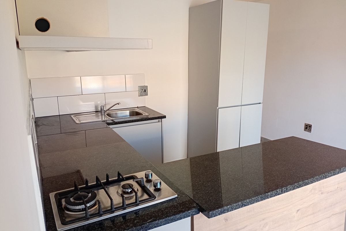 Spacious 1-Bedroom Apartment in Ferndale - Photo 2