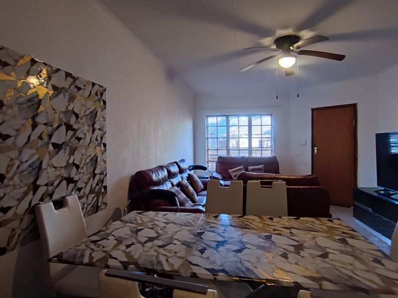 Neat & Secure Simplex in a Well-Maintained Complex - Photo 5