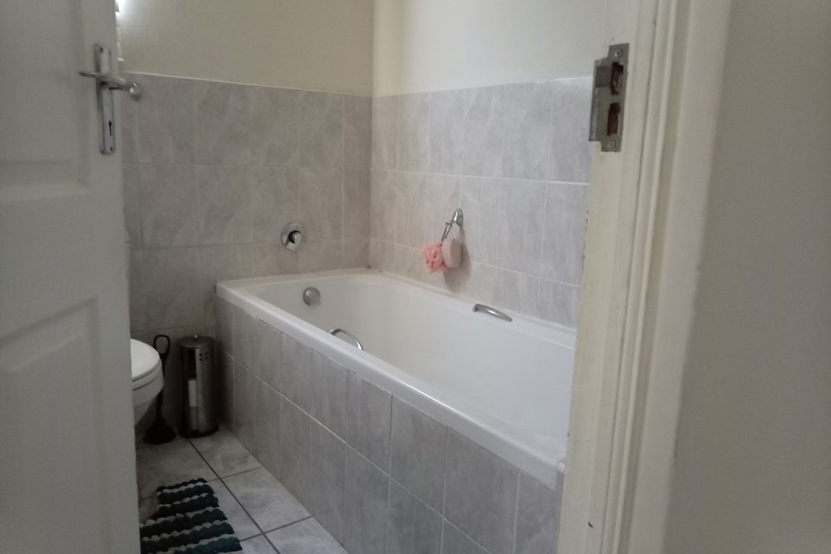 Charming 3-Bedroom Home at Riverwood - Photo 5