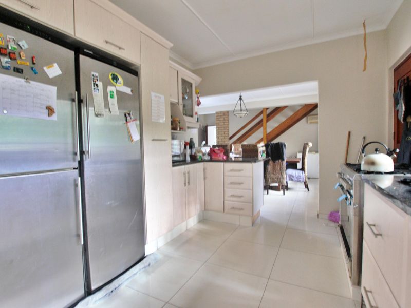 Prime Scottburgh South Property with Ocean Views - Photo 4