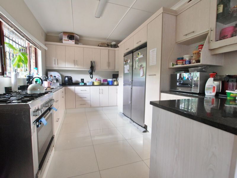 Prime Scottburgh South Property with Ocean Views - Photo 3
