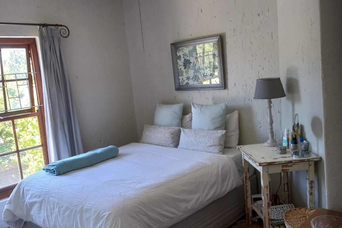 R 800 000 – Magnificent 1 bed, 1 Bath First Floor Apartment in Paulshof - Photo 5