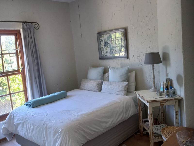 R 800 000 – Magnificent 1 bed, 1 Bath First Floor Apartment in Paulshof - Photo 5