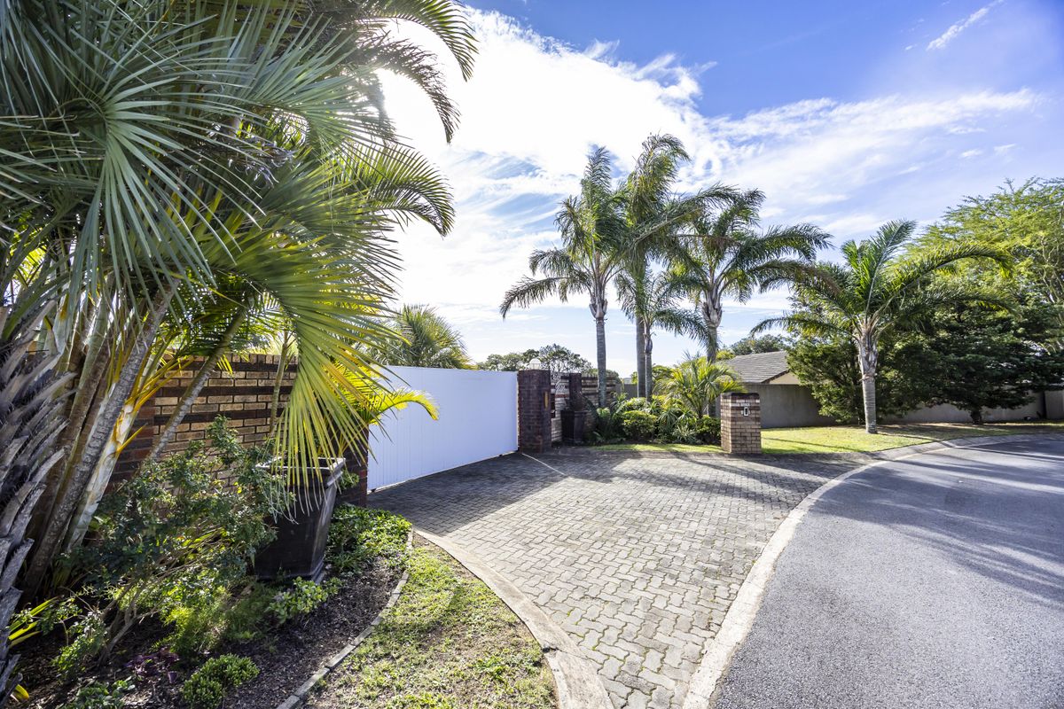 Secure, stilysh & Move In Ready Townhouse - Beacon Bay - Photo 3