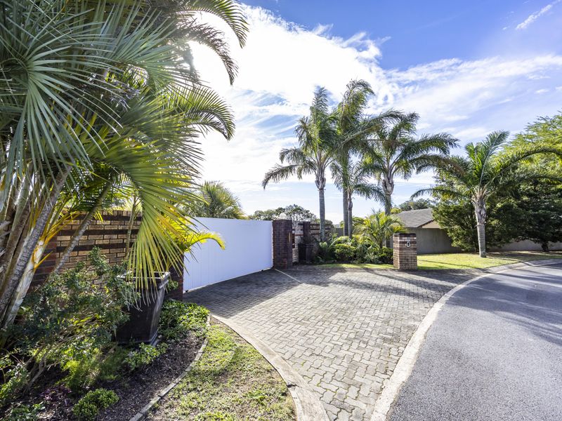 Secure, stilysh & Move In Ready Townhouse - Beacon Bay - Photo 3
