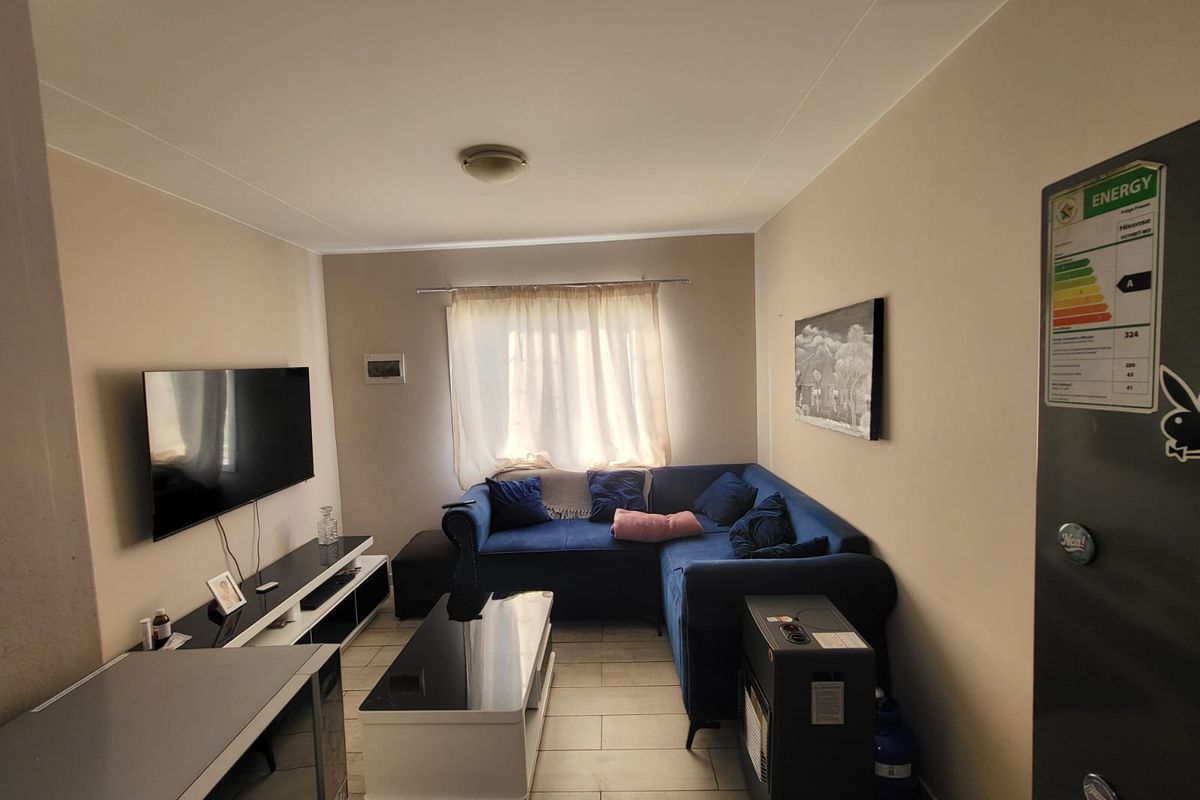FOR SALE – BEAUTIFUL 2-BEDROOM CLUSTER IN SOUTH HILLS - Photo 4