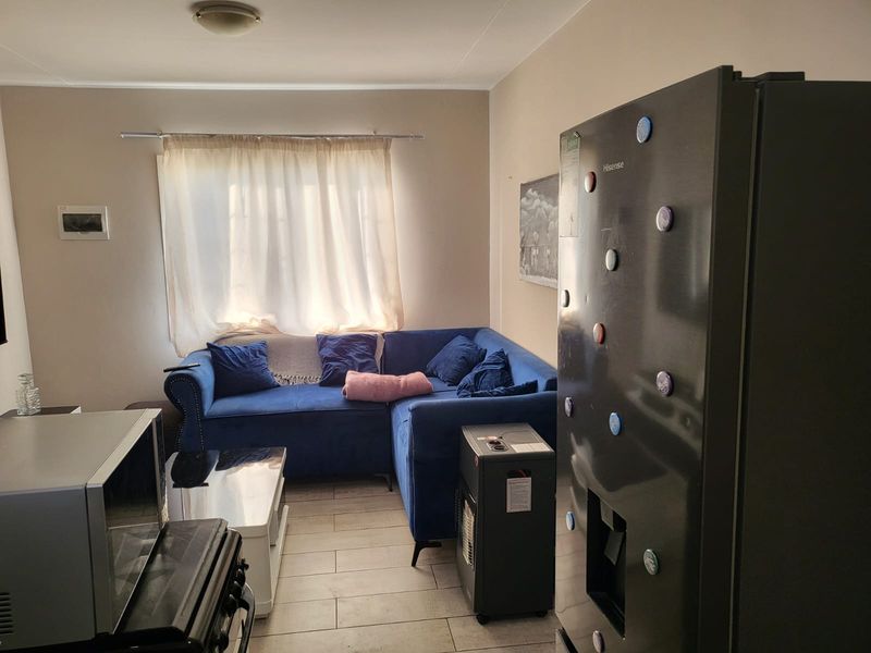 FOR SALE – BEAUTIFUL 2-BEDROOM CLUSTER IN SOUTH HILLS - Photo 5