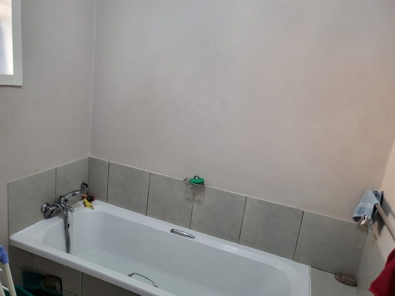FOR SALE – BEAUTIFUL 2-BEDROOM CLUSTER IN SOUTH HILLS - Photo 10