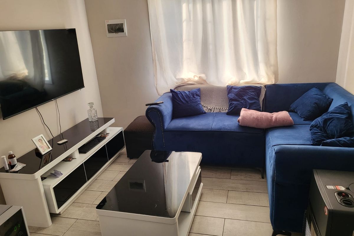 FOR SALE – BEAUTIFUL 2-BEDROOM CLUSTER IN SOUTH HILLS - Photo 3