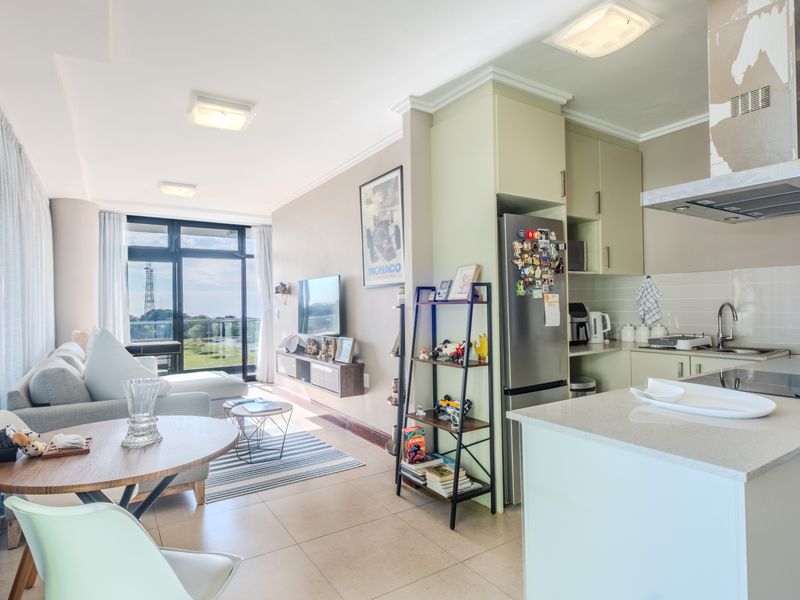 Sophisticated 1 Bedroom Corner Apartment in Prime Location - Photo 10