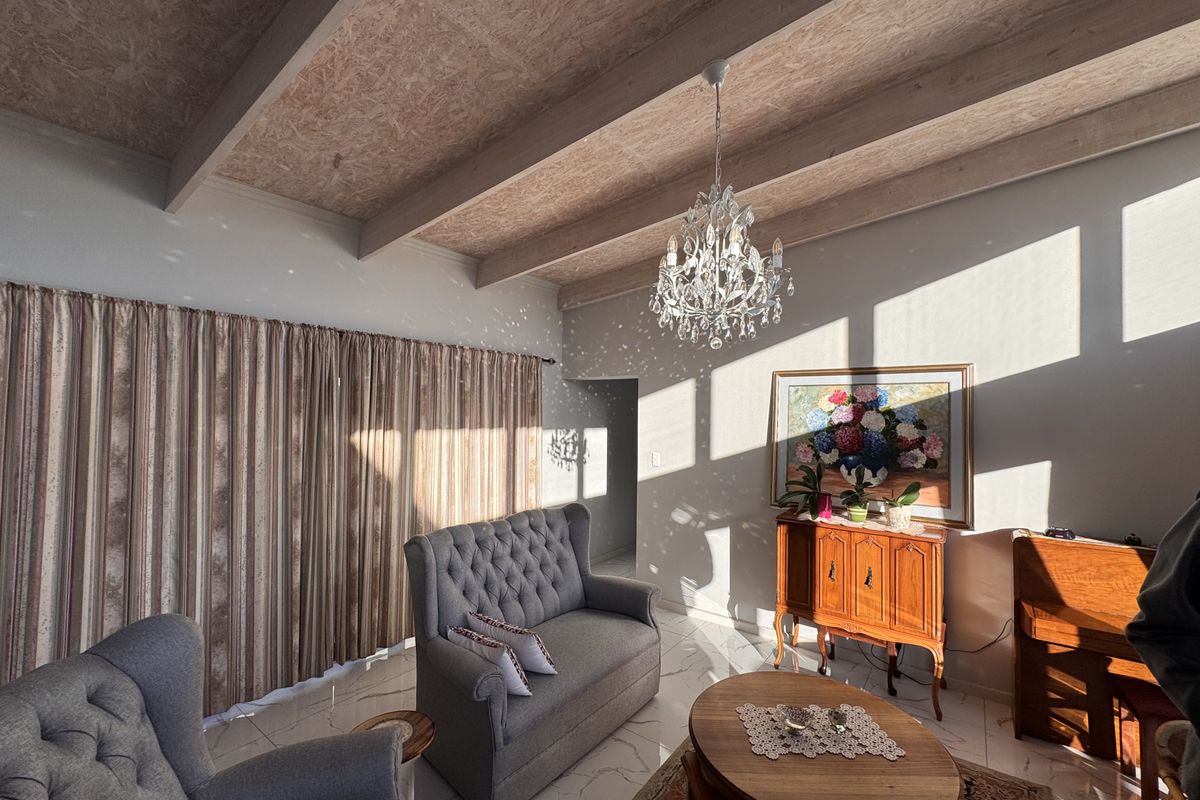 Sunny North Facing 3 Bedroom Duet with Mountain Views in Hartenbos Heuwels - Photo 5