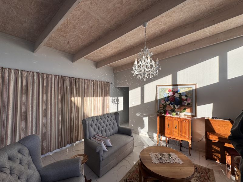 Sunny North Facing 3 Bedroom Duet with Mountain Views in Hartenbos Heuwels - Photo 5