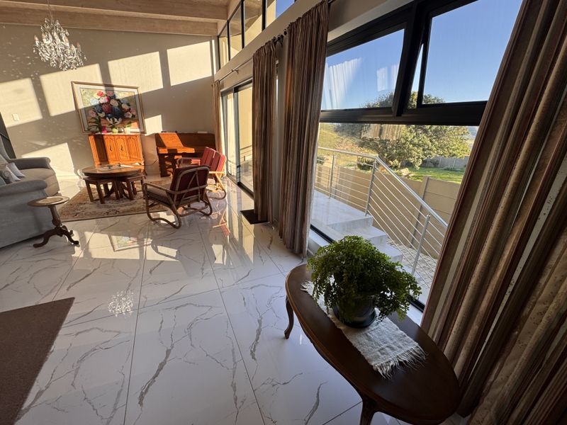 Sunny North Facing 3 Bedroom Duet with Mountain Views in Hartenbos Heuwels - Photo 4