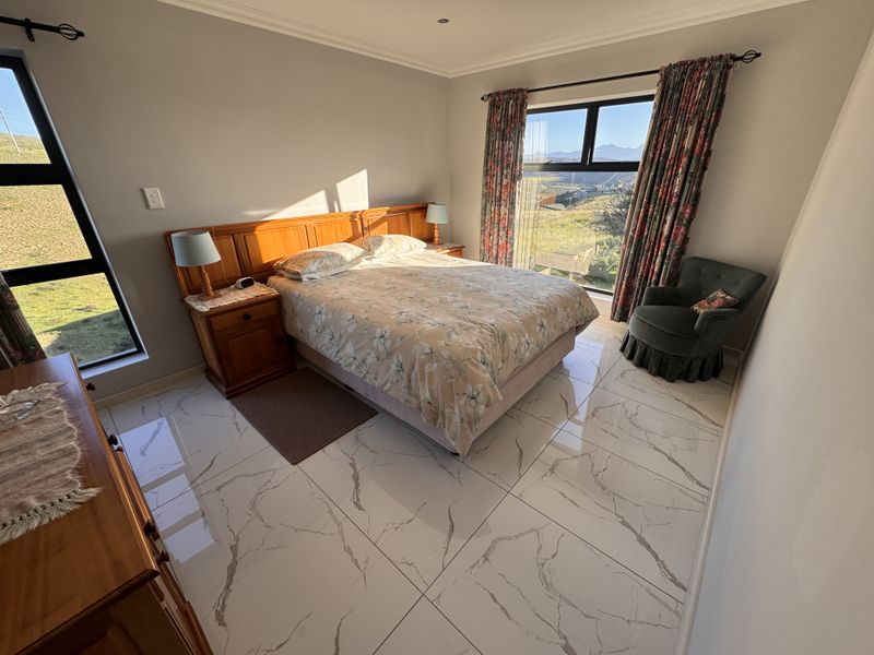 Sunny North Facing 3 Bedroom Duet with Mountain Views in Hartenbos Heuwels - Photo 10