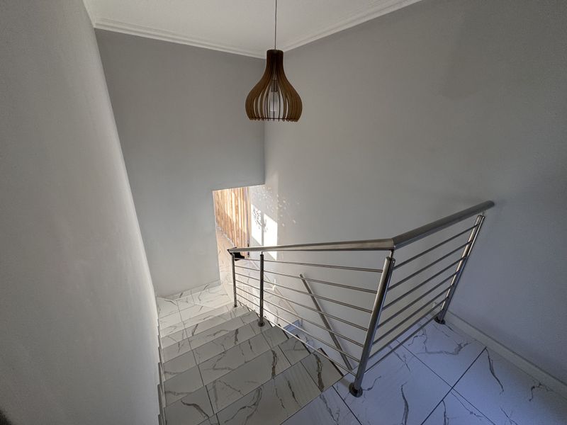 Sunny North Facing 3 Bedroom Duet with Mountain Views in Hartenbos Heuwels - Photo 7