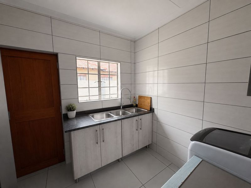 Spacious Family Home Designed for Comfortable Living & Memorable Moments - Photo 4