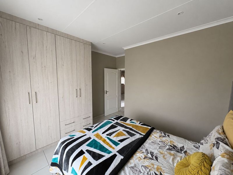 Spacious Family Home Designed for Comfortable Living & Memorable Moments - Photo 7