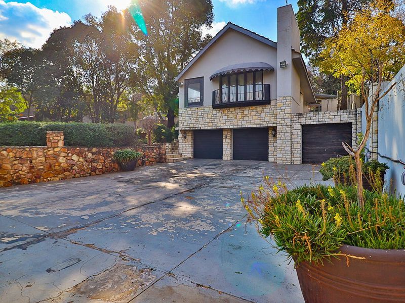 Stunning 3-Modern Family Home with Scenic views - Photo 1