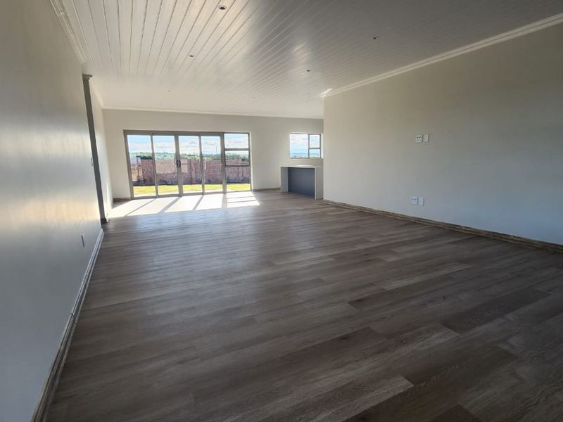 Move-In Ready 3 Bedroom House for Sale – Modern Finishes & No Transfer Duty - Photo 2