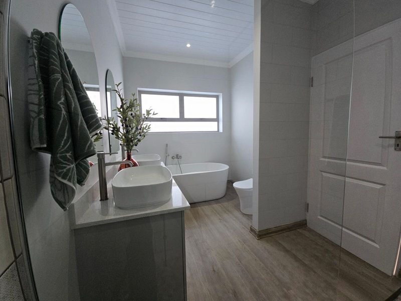 Move-In Ready 3 Bedroom House for Sale – Modern Finishes & No Transfer Duty - Photo 8