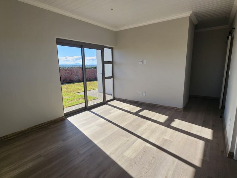 Move-In Ready 3 Bedroom House for Sale – Modern Finishes & No Transfer Duty - Photo 7