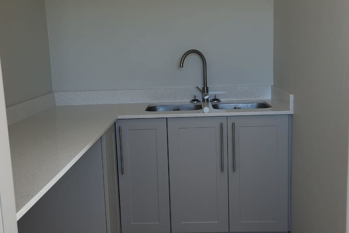 Move-In Ready 3 Bedroom House for Sale – Modern Finishes & No Transfer Duty - Photo 4