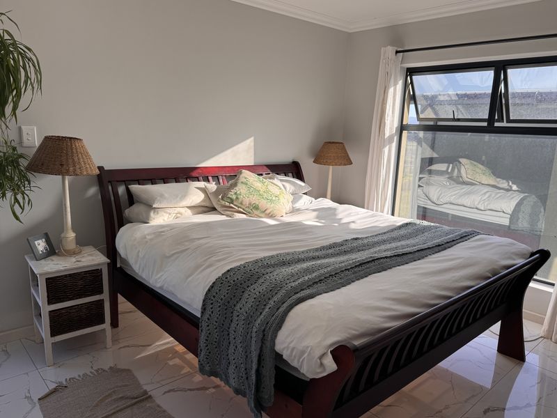 Spacious Family Home in Hartenbos Heuwels - Photo 4