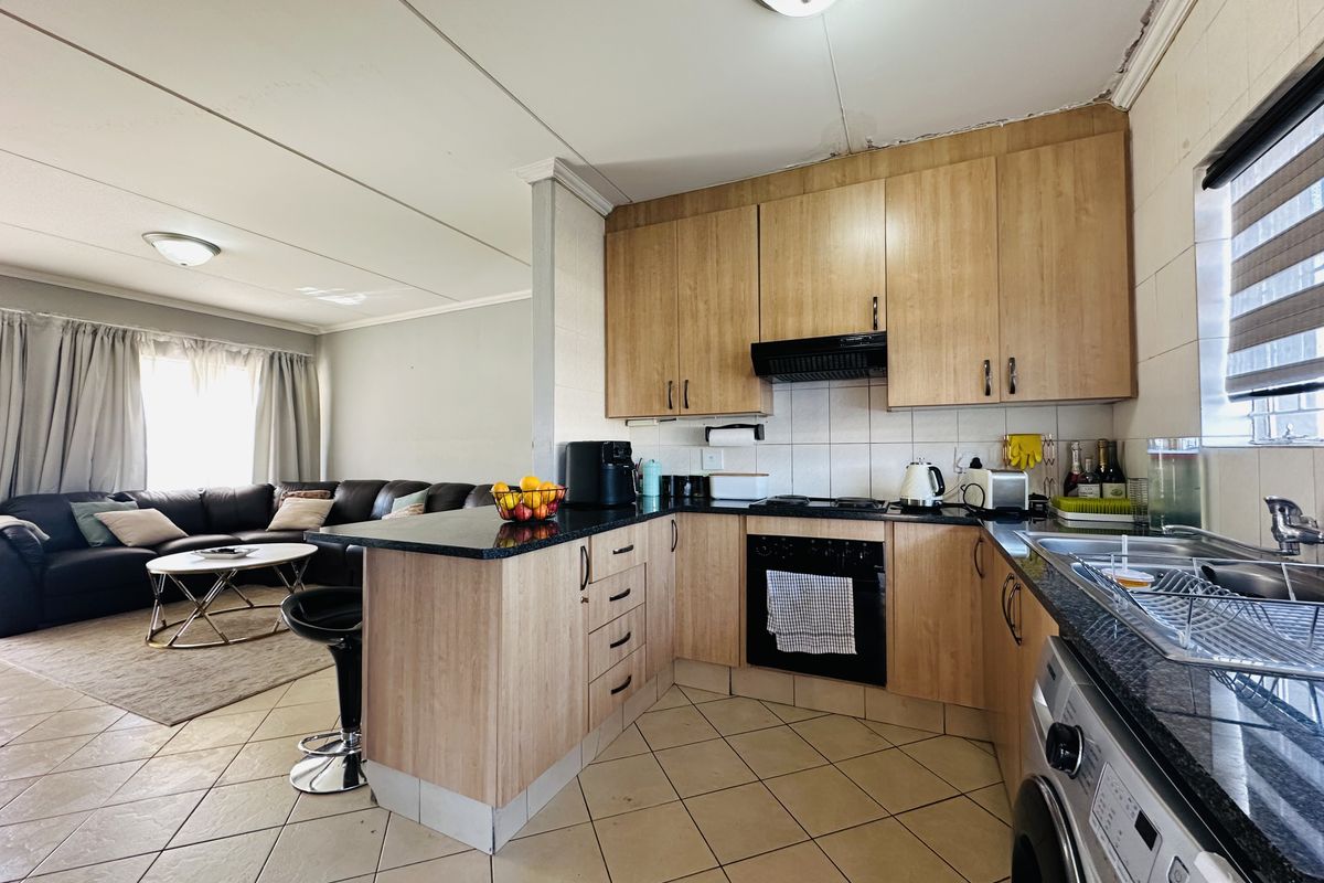 Spacious Ground Floor Unit with Private Garden & Built-in Braai - Photo 3