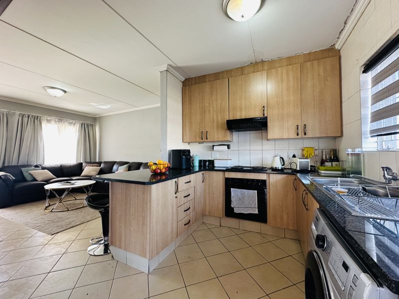 Spacious Ground Floor Unit with Private Garden & Built-in Braai - Photo 3