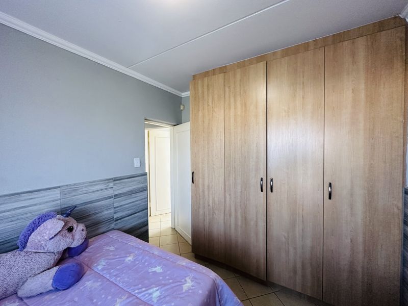 Spacious Ground Floor Unit with Private Garden & Built-in Braai - Photo 7